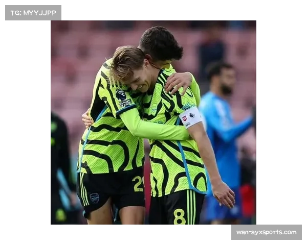 萨卡开场五分钟头球破门 随后因伤退场引担忧